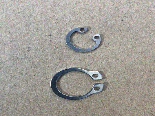Rings de retenue pour puits en acier inoxydable