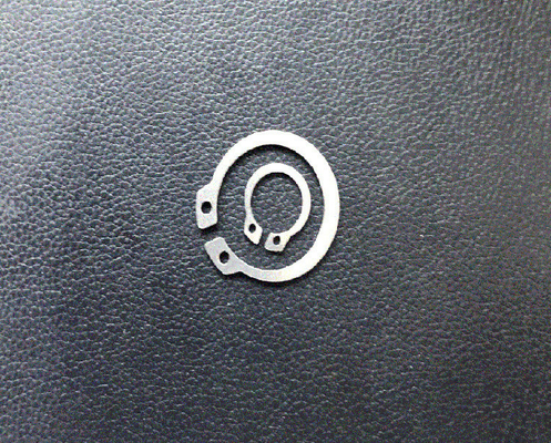 Rings de retenue pour puits en acier inoxydable
