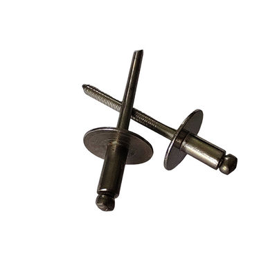 Le tour CNC équipé de rivets ouverts de type fer à l'aveugle à large bord, tête ronde pour assemblage rapide