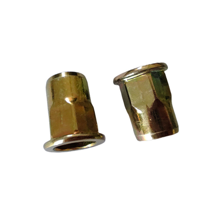 Noix de rivet à tête plate à tête plate semi-hexagonale plaquée en zinc jaune pour les applications de mesure impériales
