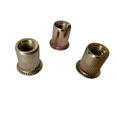 Noix de rivets ouverte en acier au carbone fileté en acier au zinc argenté pour les applications industrielles