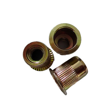 Noix de rivets ouverte en acier au carbone fileté en acier au zinc argenté pour les applications industrielles